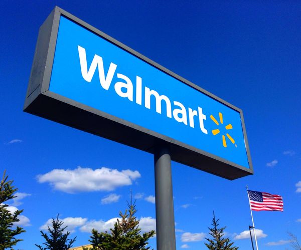A Walmart email promised a chance to enter to win a $1000 gift card in a special sweepstakes all for taking a survey.