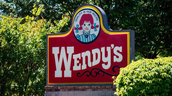 A rumor in Facebook and Instagram ads claimed that Wendy's was going to be closing all restaurant locations, going out of business or going bankrupt.
