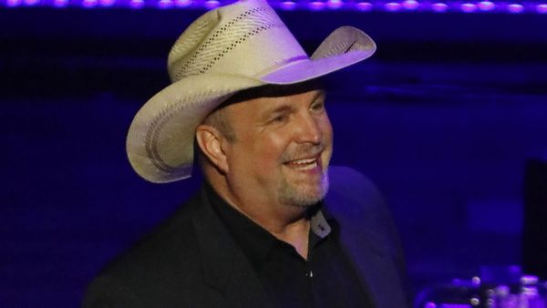 A rumor claimed that Garth Brooks was kicked out of a tribute for the late Toby Keith for being "woke."